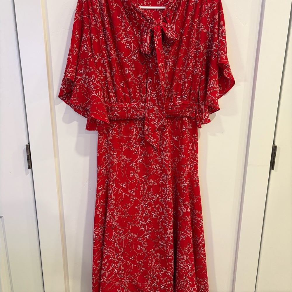 Max Studio Red Short Flutter Sleeve Sleeve Midi Dress With Tie Neck - Picture 3 of 6